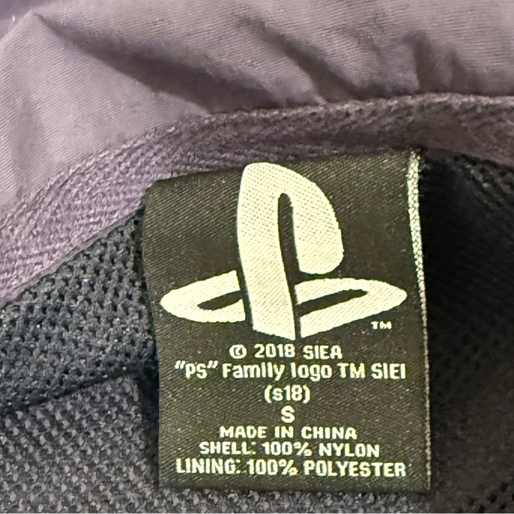 Sony PlayStation Navy & Black Logo Jacket Label - Picture 6 of 7